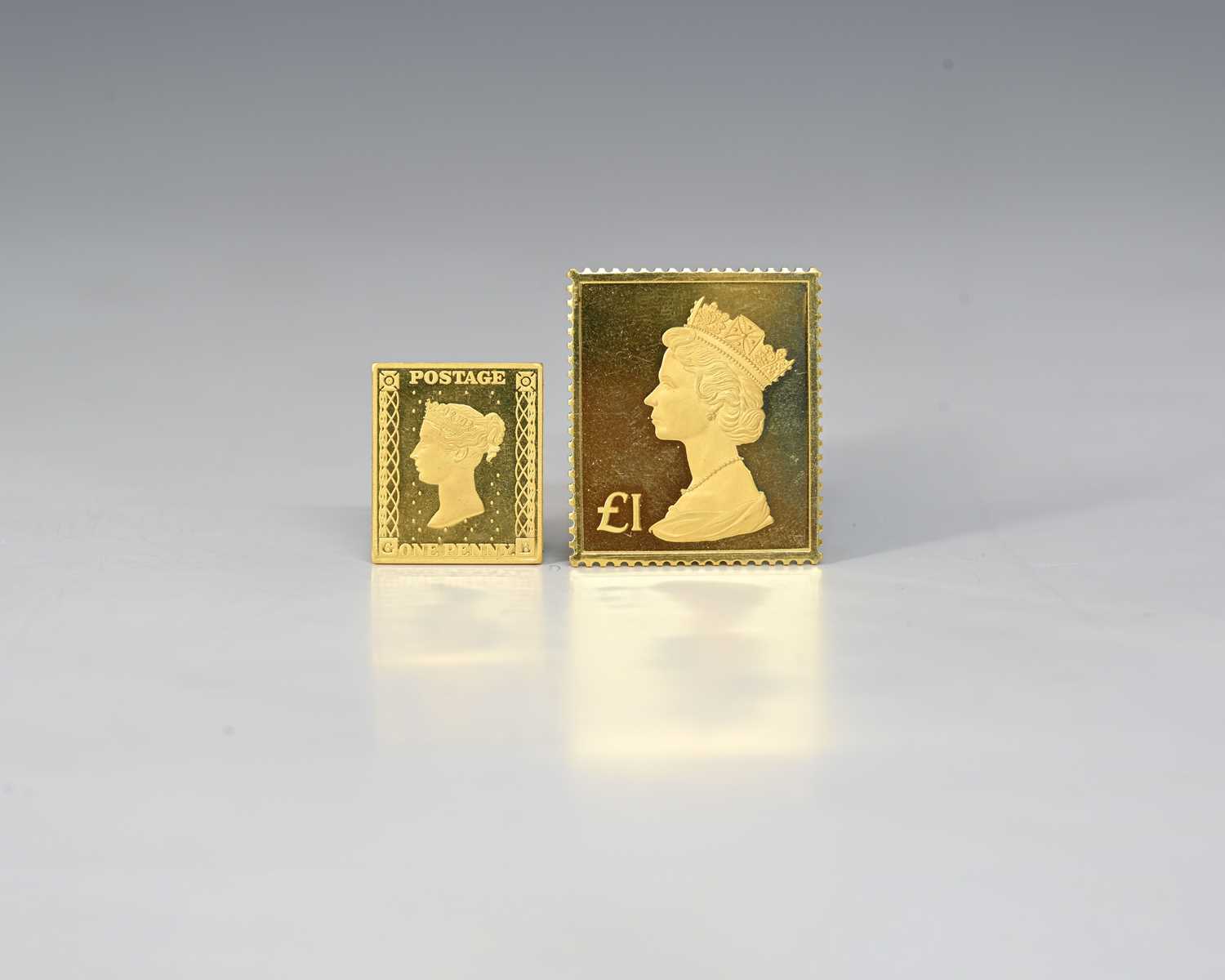 Lot 107 - A 22-carat gold £1 Machin stamp ingot, and...