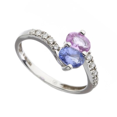 Lot 32 - A 14ct gold vari-hue sapphire and diamond crossover ring