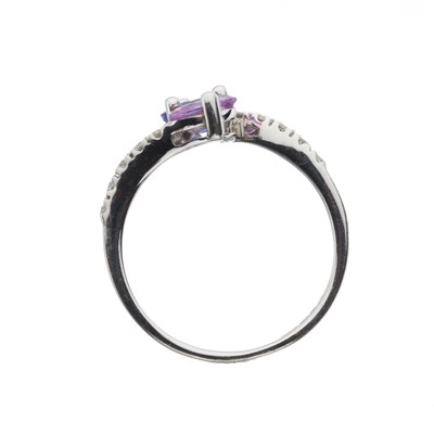 Lot 32 - A 14ct gold vari-hue sapphire and diamond crossover ring