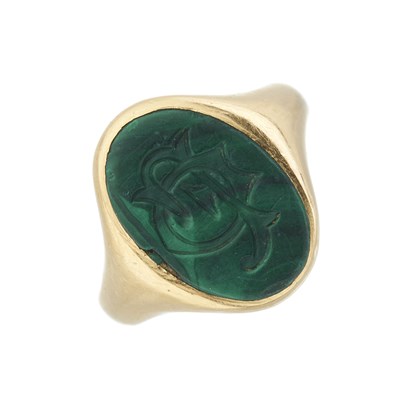 Lot 6 - A mid Victorian 18ct gold malachite intaglio seal signet ring