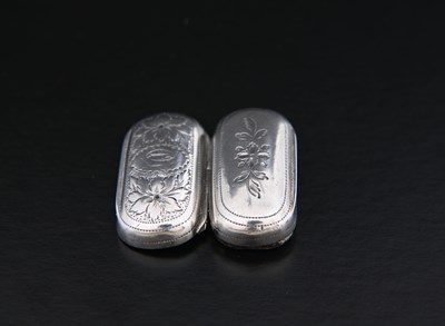 Lot 63 - A George III silver vinaigrette, of rounded...