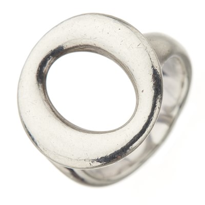 Lot 14 - Elsa Peretti for Tiffany & Co., a silver Sevillana ring