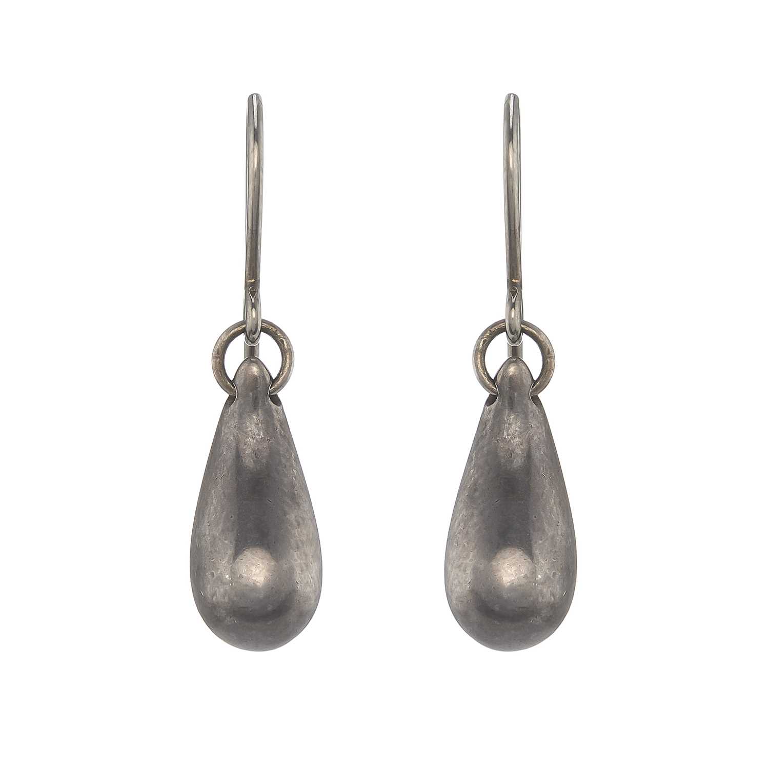 Lot 22 - Elsa Peretti for Tiffany & Co., a pair of silver Teardrop earrings