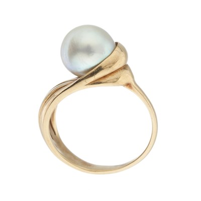 Lot 89 - Mikimoto, a 14ct gold cultured pearl single-stone dress ring