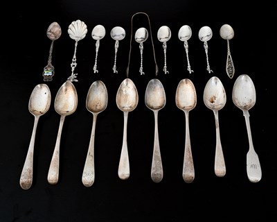 Lot 417 - A quantity of teaspoons, to include eight...
