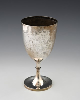 Lot 280 - An Edwardian silver trophy cup, of...