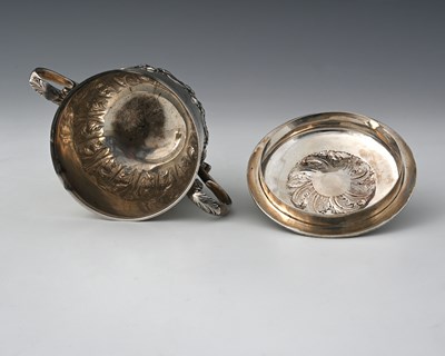 Lot 92 - A George V silver porringer and cover,...