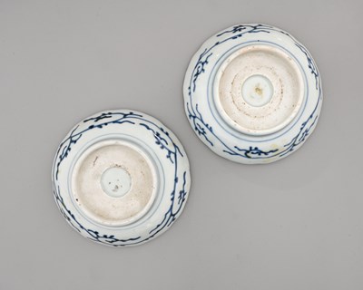 Lot 28 - A pair of Japanese Imari Arita porcelain...