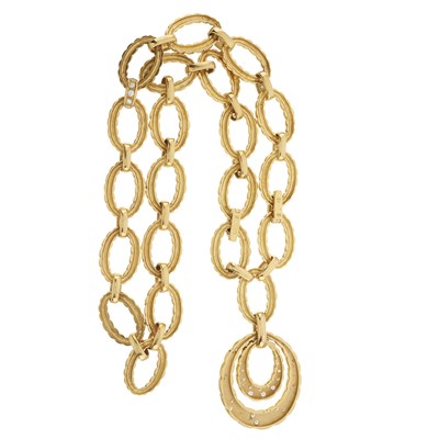 Lot 82 - A 1980s 18ct gold diamond necklace