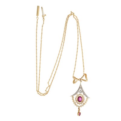 Lot 77 - An 18ct gold ruby and diamond necklace