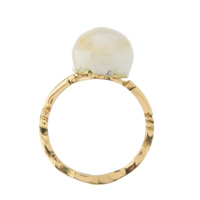 Lot 42 - An 18ct gold white enamel skull ring, with...