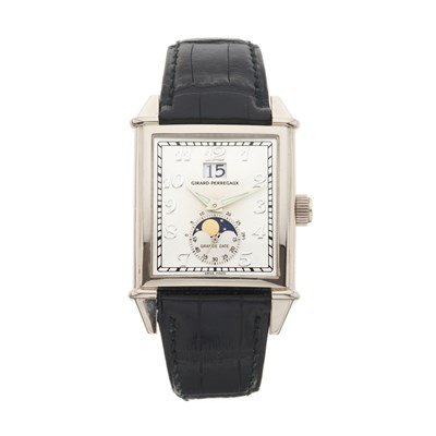 Lot 231 - Girard-Perregaux, an 18ct gold Vintage 1945 wrist watch
