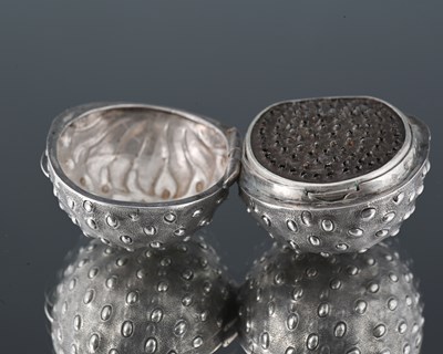 Lot 78 - A Victorian silver novelty naturalistic nutmeg...