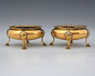 Lot 352 - A pair of George III silver open salt cellars,...