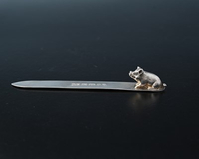 Lot 410 - An Elizabeth II novelty silver bookmark, the...