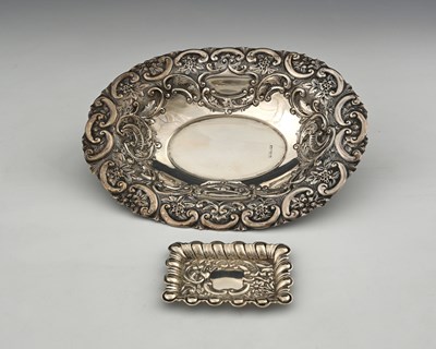 Lot 106 - A Victorian silver dish, of oval form,...