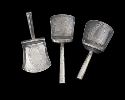 Lot 91 - A George III silver caddy spoon, of shovel or...