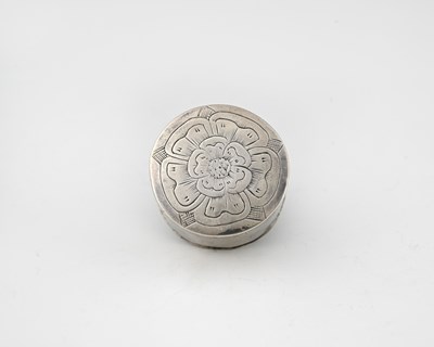 Lot 113 - A 17th-century silver patch box, the pull-off...