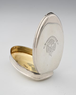 Lot 127 - A George IV silver oval snuffbox, with bombe...