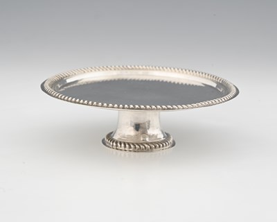 Lot 406 - A William III silver tazza, maker apparently...