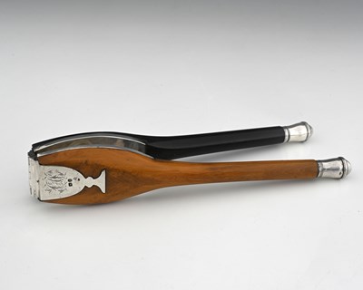 Lot 403 - A George III treen and silver lemon or lime...
