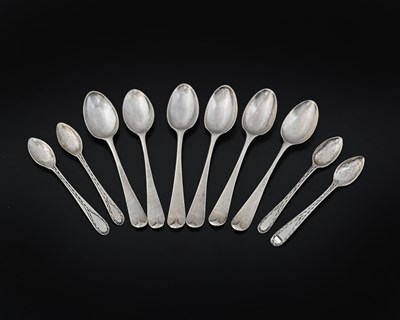 Lot 44 - A set of four toy spoons, old English pattern...