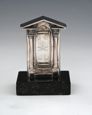 Lot 435 - An Elizabeth II miniature St Paul's Club door...