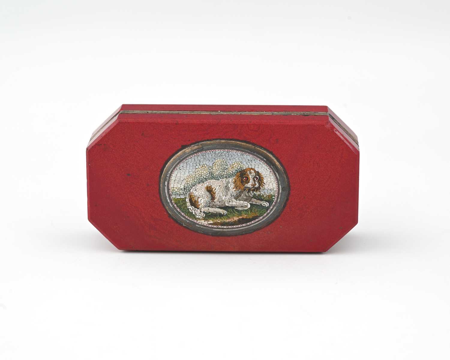 Lot 24 - An Italian micromosaic and hardstone snuff box,...