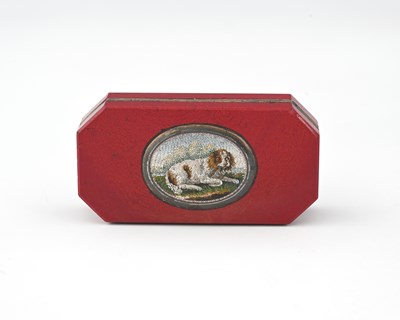 Lot 24 - An Italian micromosaic and hardstone snuff box,...