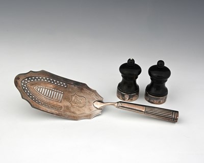 Lot 189 - A George III silver fish slice with piercing,...