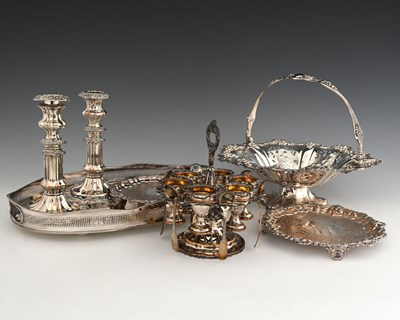 Lot 2 - A group of plated items to include a...