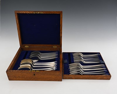 Lot 121 - A canteen of composite silver flatware,...