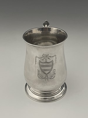 Lot 358 - A George III silver pint mug, London 1776,...