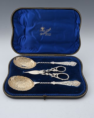 Lot 289 - An Edwardian cased silver fruit serving set,...