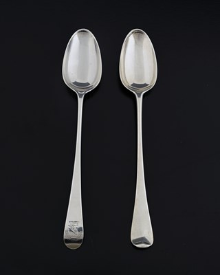 Lot 38 - A George III old English pattern silver gravy...