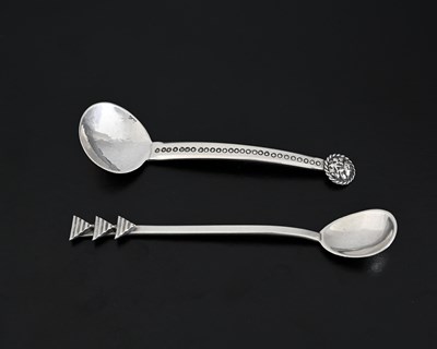 Lot 555 - H.G. Murphy, a silver mustard spoon, London...