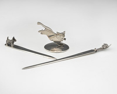 Lot 504 - A group of novelty silver, to include a menu...