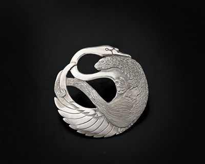 Lot 569 - Malcolm Appleby MBE, a swan and otter silver...