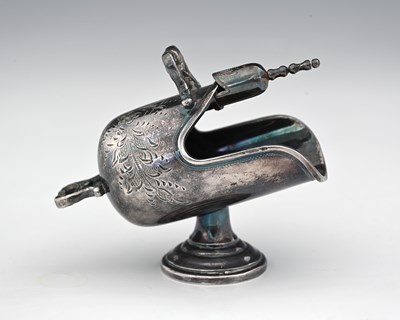 Lot 387 - An Elizabeth II novelty silver coal scuttle...