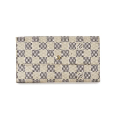 Lot 291 - Louis Vuitton, a Port Tresor International wallet.