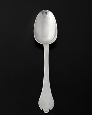 Lot 52 - A William III silver trefid spoon, London 1700,...