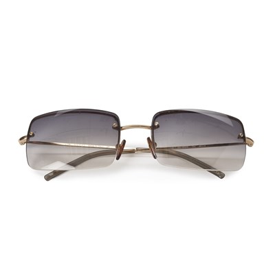 Lot 363 - Gucci, a pair of sunglasses.