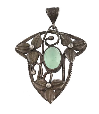 Lot 19 - An Art Nouveau silver chrysoprase foliate pendant