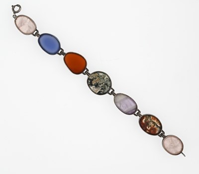 Lot 6 - A silver agate cabochon bracelet