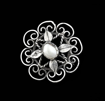 Lot 47 - Gladys and Charles Mumford (attr.), a mid 20th century silver pearl brooch