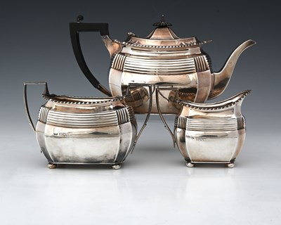 Lot 315 - A Victorian silver matched three-piece tea...