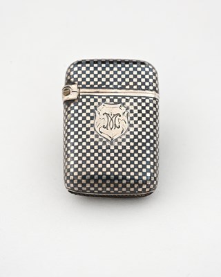 Lot 38 - A niello vesta case, of rounded rectangular...