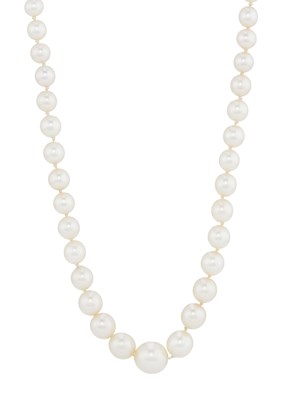 Lot 84 - An early to mid 20th century pearl necklace, with 9ct gold diamond clasp