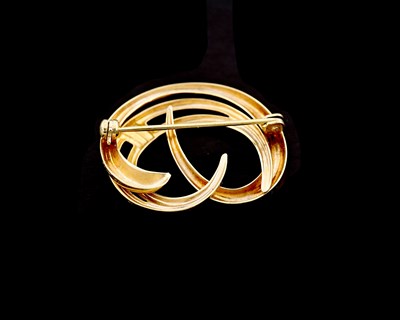 Lot 59 - A 1970s 9ct gold brooch