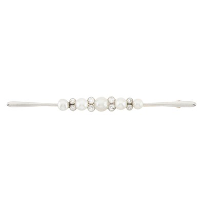 Lot 95 - An Edwardian gold and platinum, pearl and diamond bar brooch
